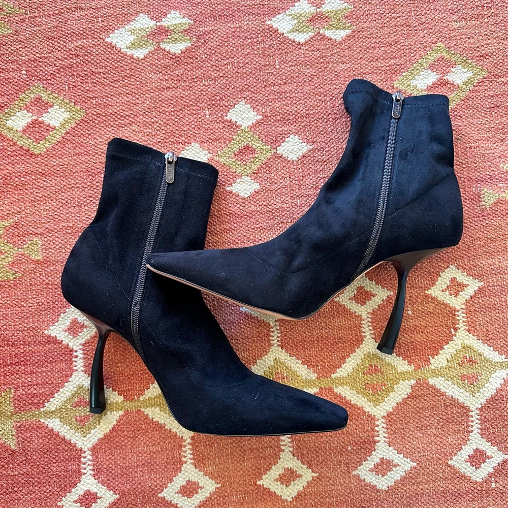 PIFERI Merlin Black Ankle Boot Vegan Suede Curved Heel elongated toe Size 40 New - Picture 11 of 13